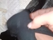 Mi sego sborro e poi piscio sui gambaletti e perizoma (ITA Napoletano) 2/16