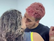 NO TENGO AMIGOS! Una desconocida me chupa las tetas en mi casa 10/16