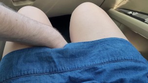 Gonna senza Mutandine ma lascio che uno sconosciuto mi tocchi