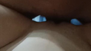 Virgem implora por mais até gozar no creampie!
