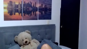 Kissing with my girl in my bed, very romantic, I kiss her tits and lick her delicious pussy and then