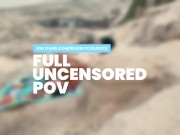 MILF in vacanza si masturba senza vergogna su una spiaggia pubblica e si scopa un turista 10/16