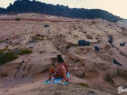 MILF in vacanza si masturba senza vergogna su una spiaggia pubblica e si scopa un turista 9/16