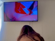 MIENTRAS MI ESPOSO TRABAJA SU AMIGO ME FOLLA - PÍA TURNER 10/16