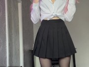 The student showed in which stockings she goes to university 3/16