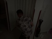 RUBIA LATINA CONVENCE A LADRÓN QUE ENTRA A SU CASA PARA QUE LA FOLLE EN VEZ DE ROBARLA 1/16