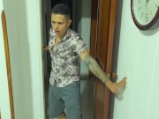 RUBIA LATINA CONVENCE A LADRÓN QUE ENTRA A SU CASA PARA QUE LA FOLLE EN VEZ DE ROBARLA 2/16