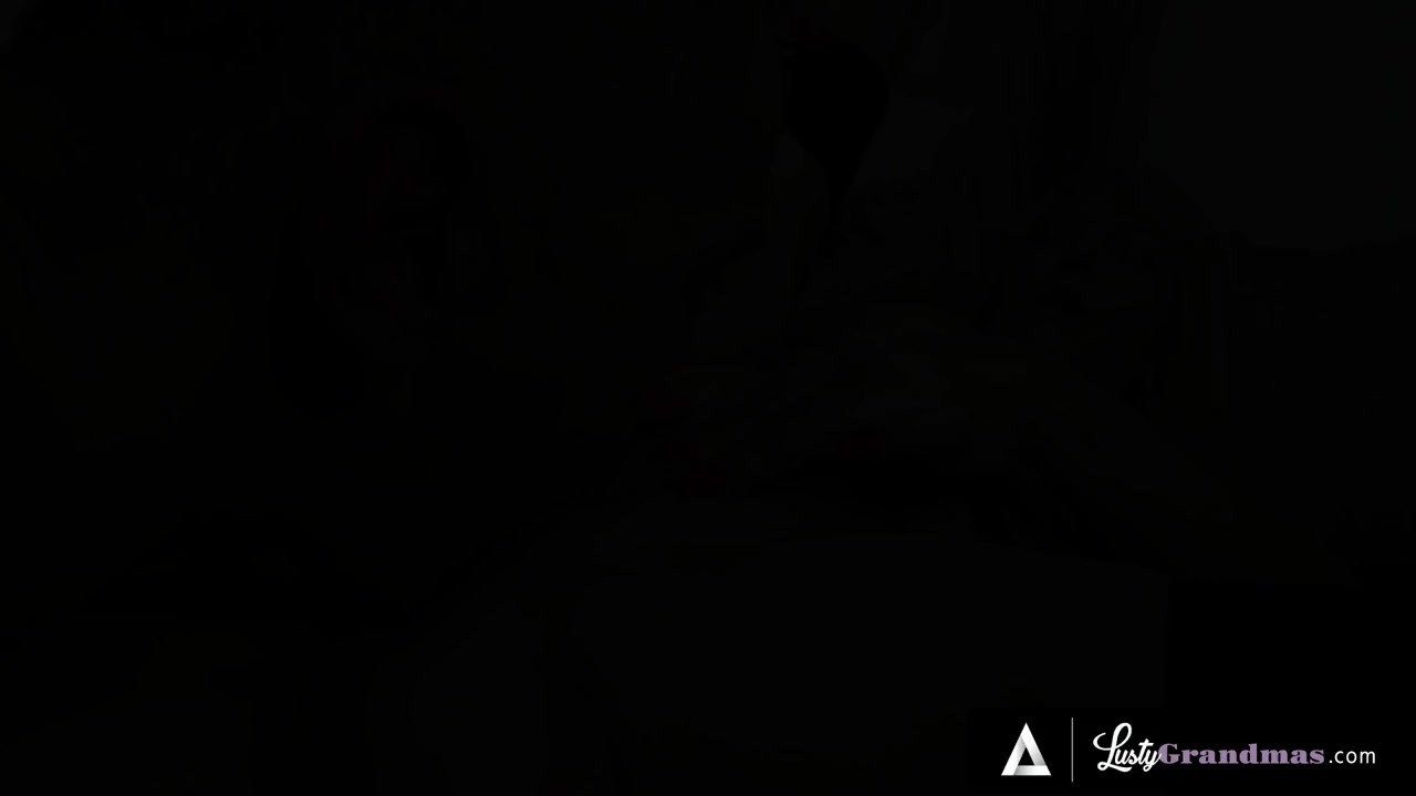 LUSTY GRANDMAS - Naughty Busty Granny Gets Her Vintage Pussy Pleased By A Hard Cock - 無料セックスビデオ - RedTube