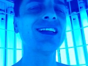 Francesco Mancino Mentre fa una doccia solare 9/16