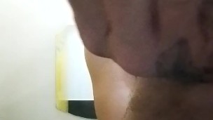 Francesco Mancino Mentre fa una doccia solare