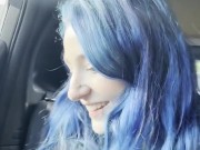 Masturbation pas incognito dans le Uber - Il a vu ma Chatte Poilue de Française et mes Tatouages 14/16