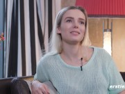 Ersties - Sandy's lustvolle Selbstbefriedigung mit Dildo 10/16