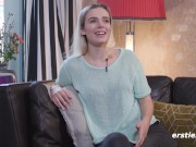 Ersties - Sandy's lustvolle Selbstbefriedigung mit Dildo 5/16