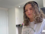 UFF CHUPA MÁS RÁPIDO. estaba en clases virtuales y me chuparon la vagina 1/16