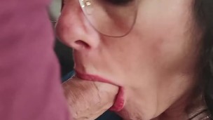 Milf amateur blowjob. Fixing wifi. Cum in face