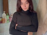 Sofia SweetSecrett tiene un orgasmo con el chorro de la bañera