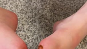 barbarita gives you a delicious footjob with a chocolate bath