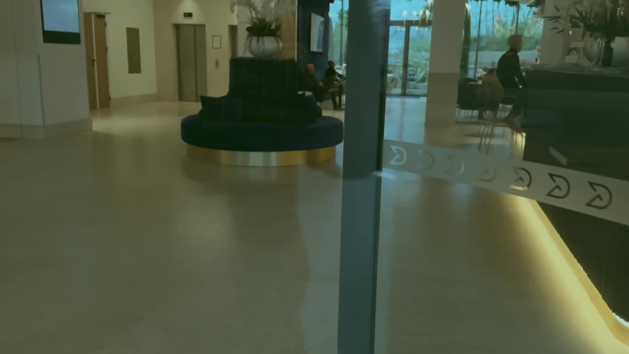 Je rencontre une salope française au bar de l'hotel et la baise dans ma chambre - Free Sex Video - RedTube