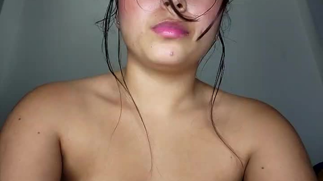girl suffers by inserting a 40 cm dildo up her ass and cums - RedTube