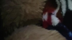 Masajeando la panocha de mi novia, que rico.