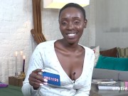 Ersties - Wir lernen die schöne Zaawaadi kennen und erleben heißen Solo-Sex 15/16