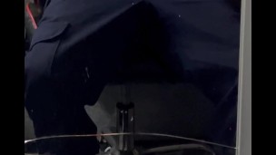 Mi vecina le gusta ver como me sale la leche