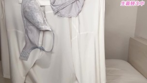 Japonesa amadora: trocas de roupa e lingerie explícitas!