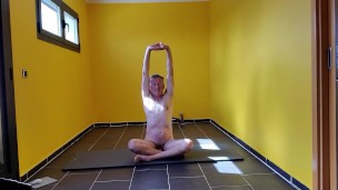Old man, small cock, no cum, naked exercise, accelerated.