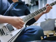 demonstration on catching harmonics when using the tremolo arm.