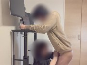 【こっそりフェラ抜き】仕事のミーティング中に痴女な彼女がいきなりフェラしてきて我慢できずに大量射精してしまった♡ 10/16