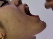 ¡Gozada na minha boca, adoro muito engolir toda a porra! 2/16