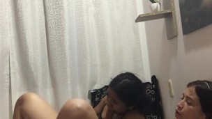 We finger our pussies with my girlfriend with our vibrators in our room