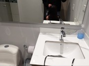 Me cojo una tetona En el baño de la Fiesta. Gemidos ricos. 6/16