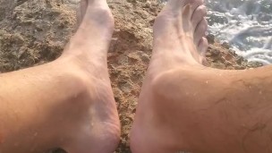 Klaus Joe cleanses itself with sea water and spicy sun