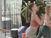 TOP 5 A GIRL KNOWS BIG TITS LESBIAN COMPILATION 7/16