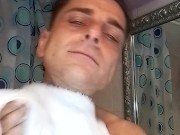 Francesco Mancino si fa la barba e parla dei suoi gusti sessuali (ITA Napoletano) 14/16