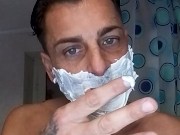 Francesco Mancino si fa la barba e parla dei suoi gusti sessuali (ITA Napoletano) 3/16