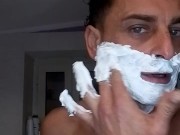 Francesco Mancino si fa la barba e parla dei suoi gusti sessuali (ITA Napoletano) 4/16