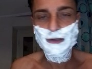 Francesco Mancino si fa la barba e parla dei suoi gusti sessuali (ITA Napoletano) 5/16