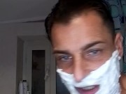 Francesco Mancino si fa la barba e parla dei suoi gusti sessuali (ITA Napoletano) 7/16