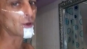 Francesco Mancino si fa la barba e parla dei suoi gusti sessuali (ITA Napoletano)