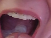 Minha coisa preferida é engolir toda a porra depois de uma transa gostosa