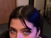 Me provocó jugando en tanga y me tuvo que hacer una mamada con mucha saliva 6/16