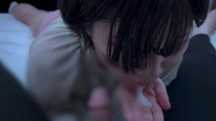 ဆံပင်တိုမိန်းကလေး