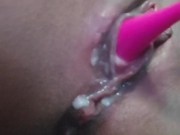 safadinha batendo uma siririca até escorrer o melzinho