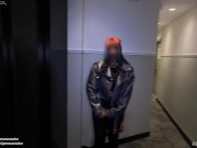 Je baise intensément la demi-soeur de mon ami dans la salle de bain pour un nouveau téléphone !!! 3/16