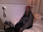 Je baise intensément la demi-soeur de mon ami dans la salle de bain pour un nouveau téléphone !!! 5/16