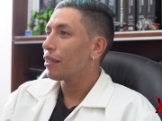 Pelirroja venezolana va al doctor con el fin de hacerse una cirugía, y esta le chupa la verga por un descuento 2/16