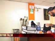 Falso médico peruano se coge a venezolana morena de gran culo 2/16