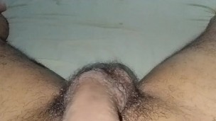Chico Caliente Gimiendo Mientras masturba su Polla Dura - DavidPajas